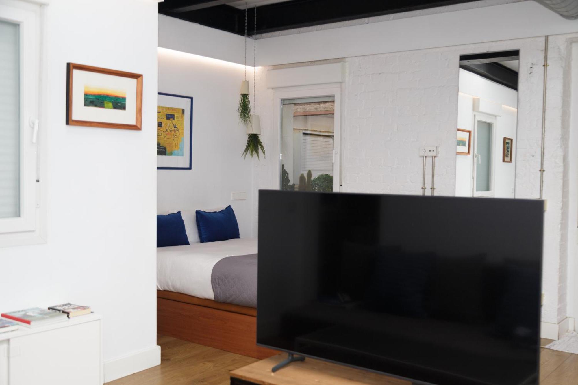 Industrial Loft & Private Courtyard Acacias *
