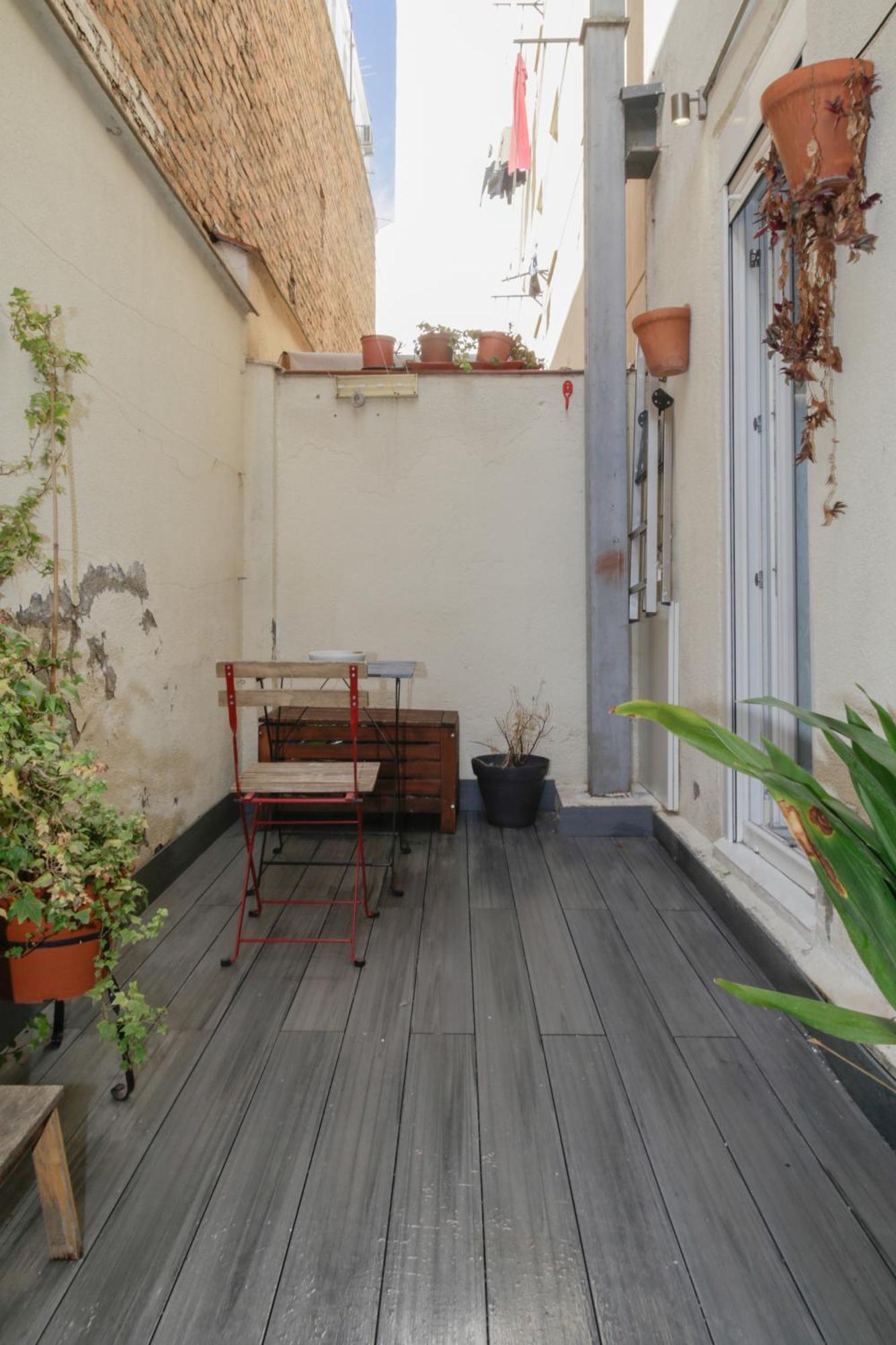 Apartment Industrial Loft & Private Courtyard Acacias Madrid